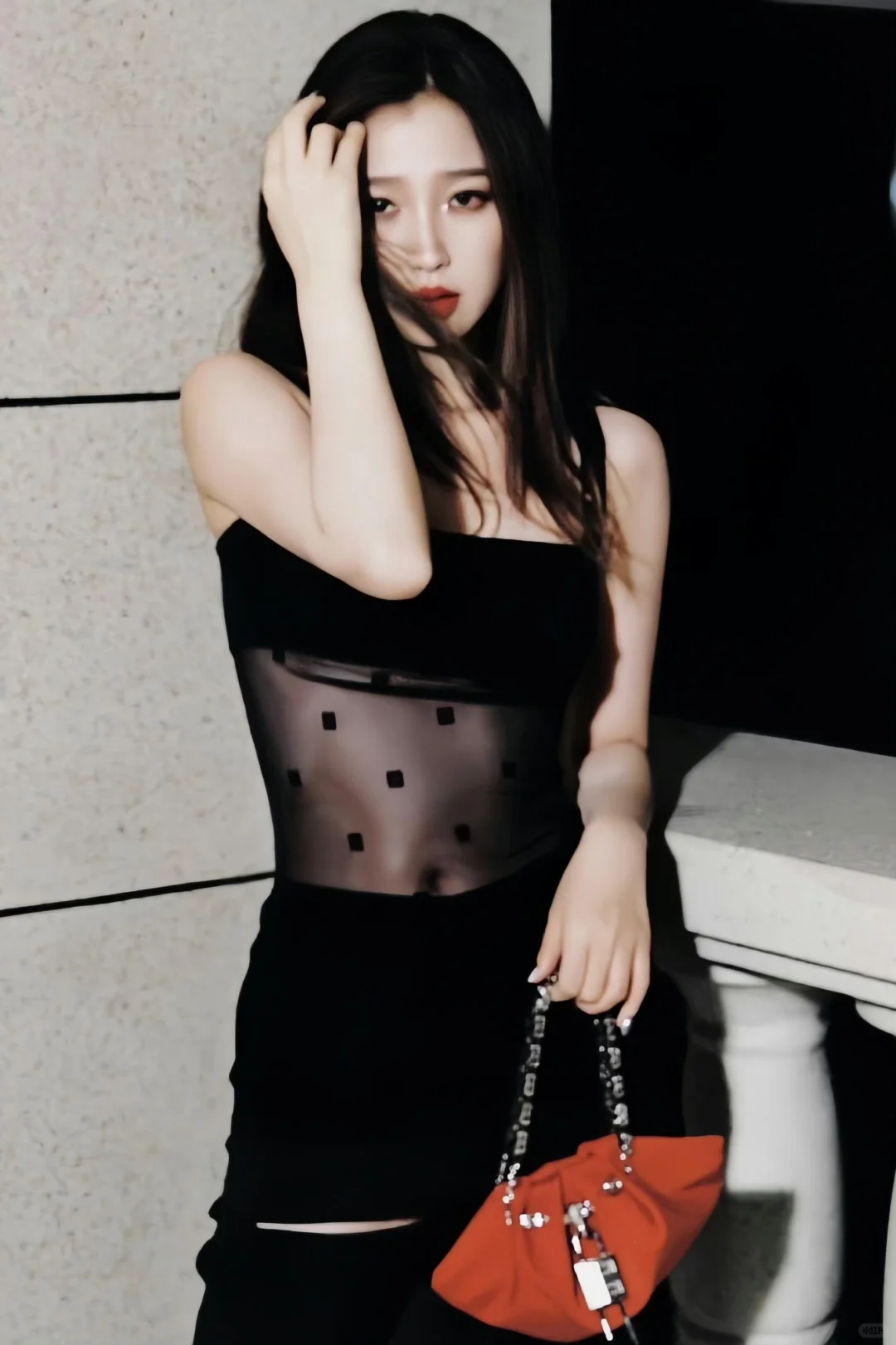 虞书欣-谁懂姐感甜御风拍照的含金量！