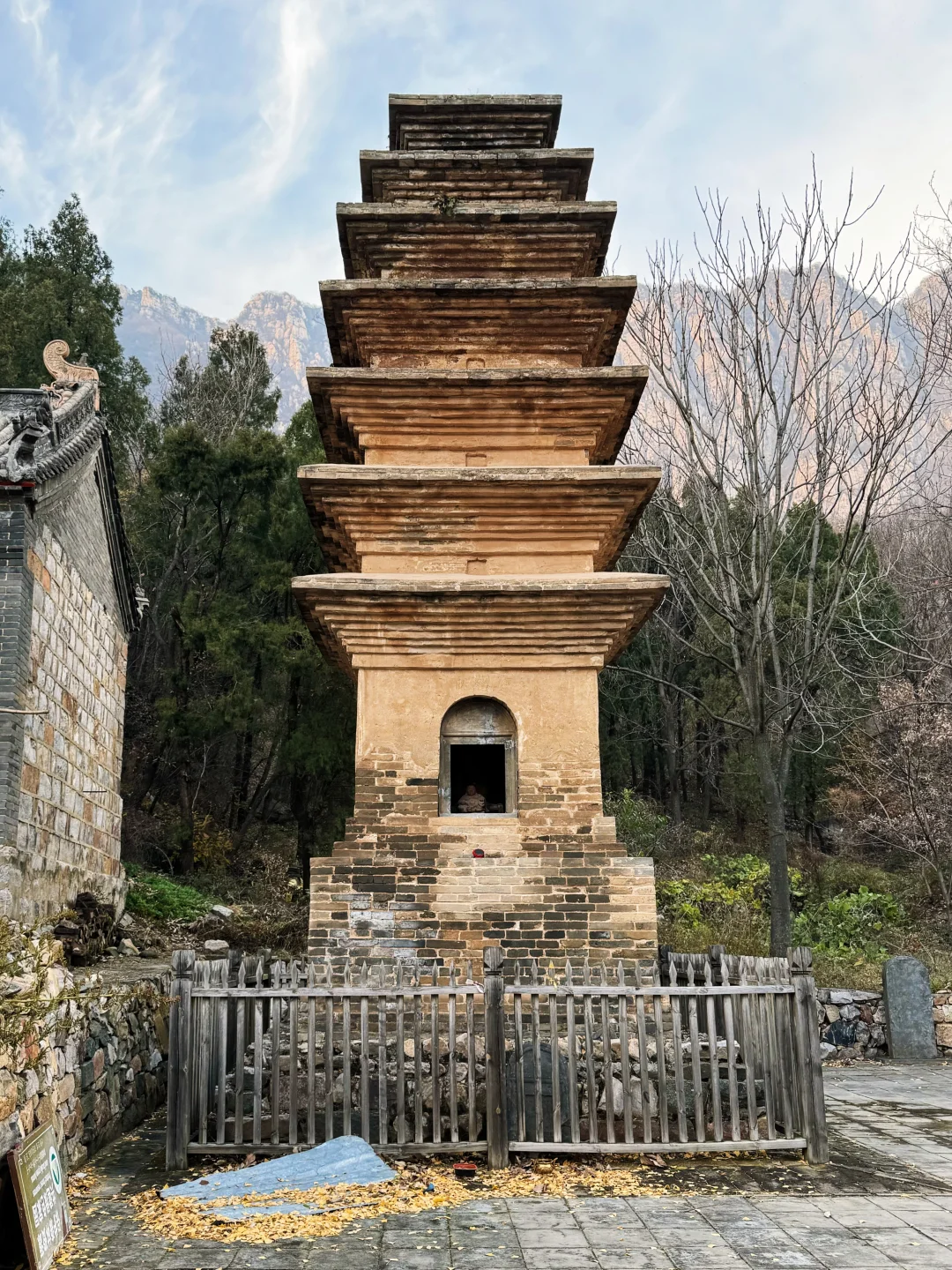 嵩山最小众的国保三祖庵，今日秋色正撩人