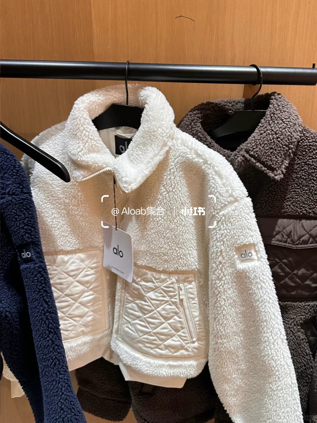 是谁还没拥有Jisoo同款外套！！