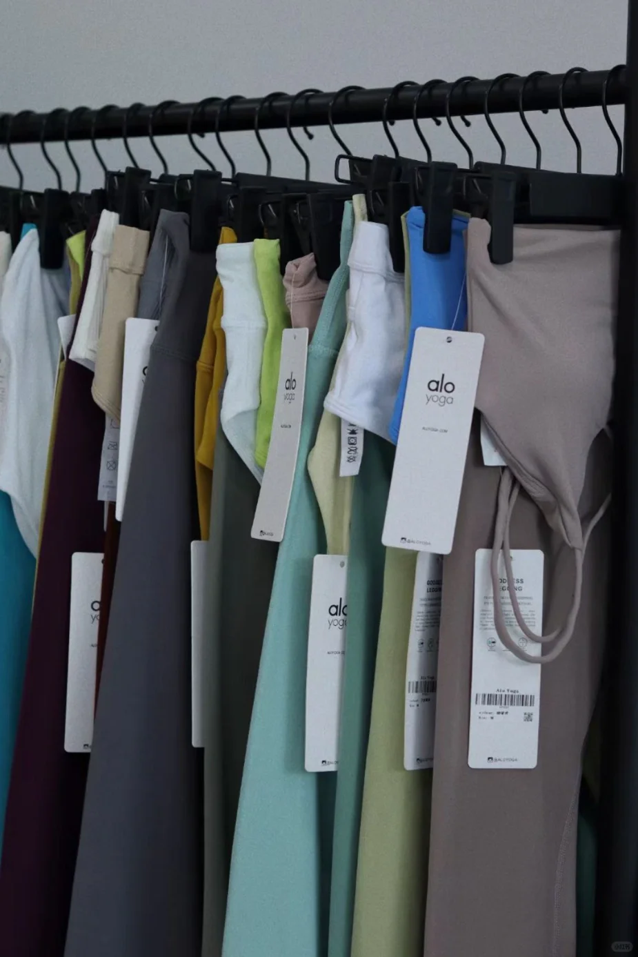 多巴胺色 瑜伽服，好爱😍一天换一套✌️✌️✌️