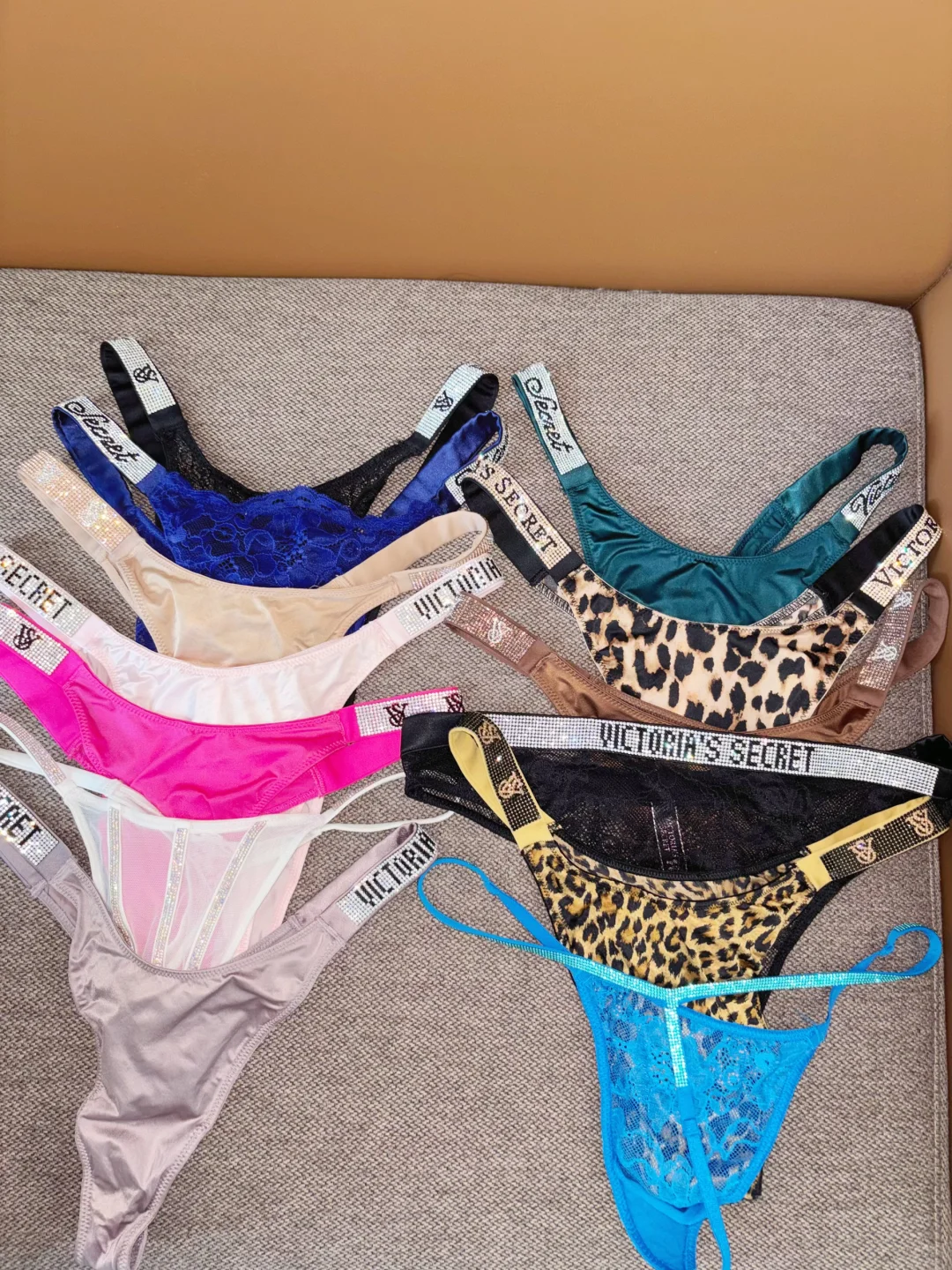 陆陆续续入的🎀维密闪钻内裤👙