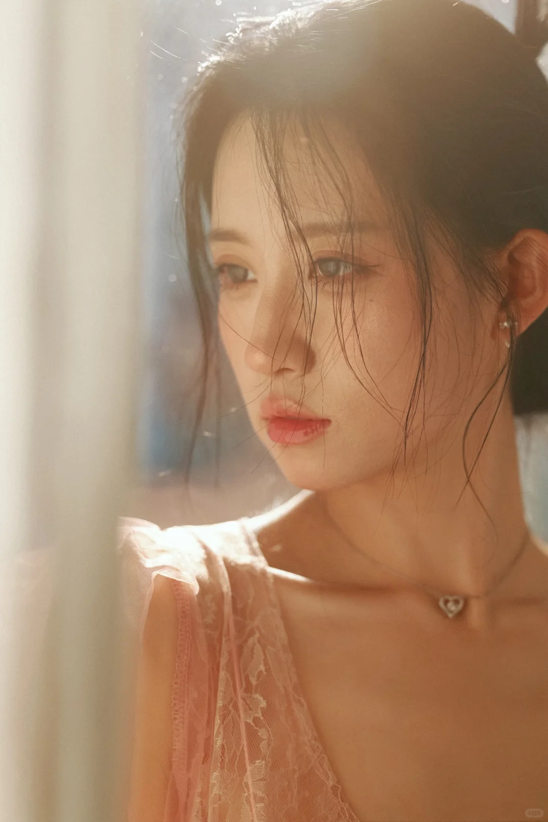 要我明媚还要我妩媚