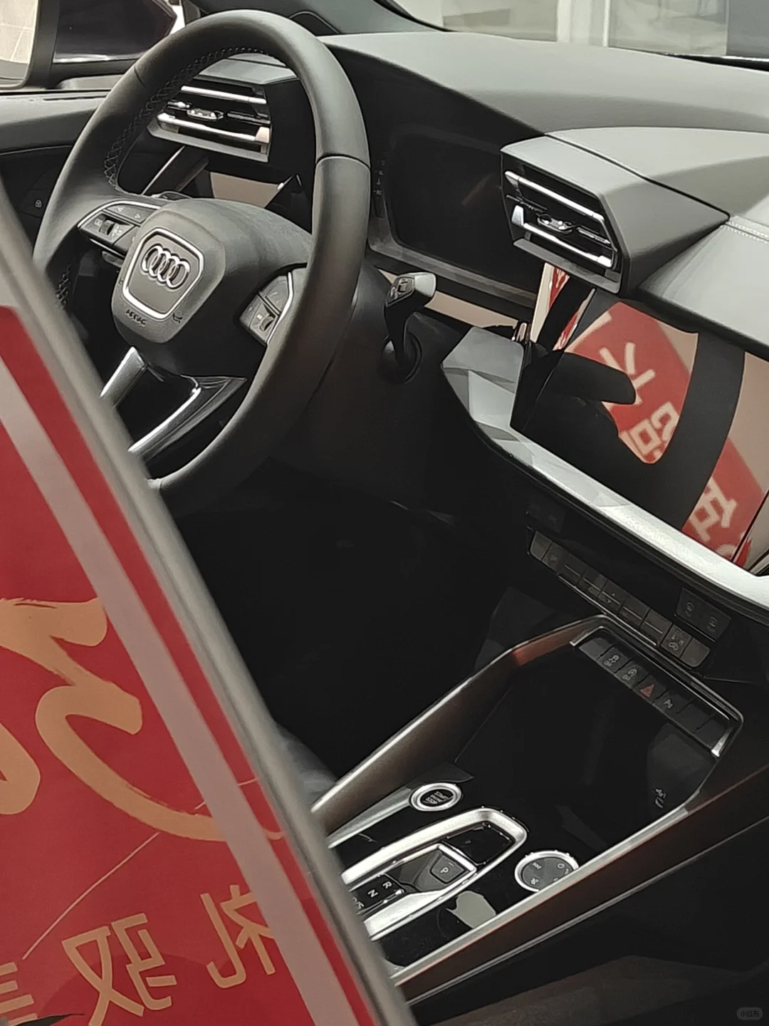 撩拨心弦的A3极光紫！小姐姐的个性优雅座驾