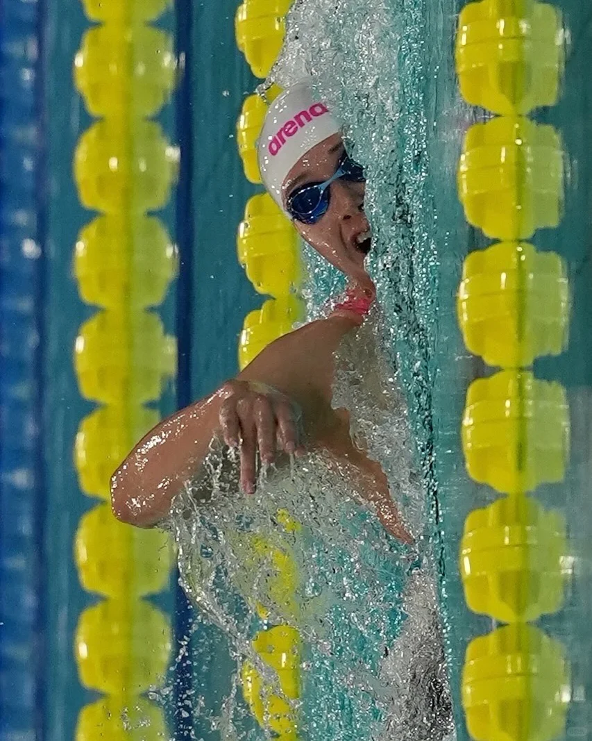 港姐何诗蓓200自夺冠后更新ig🥇