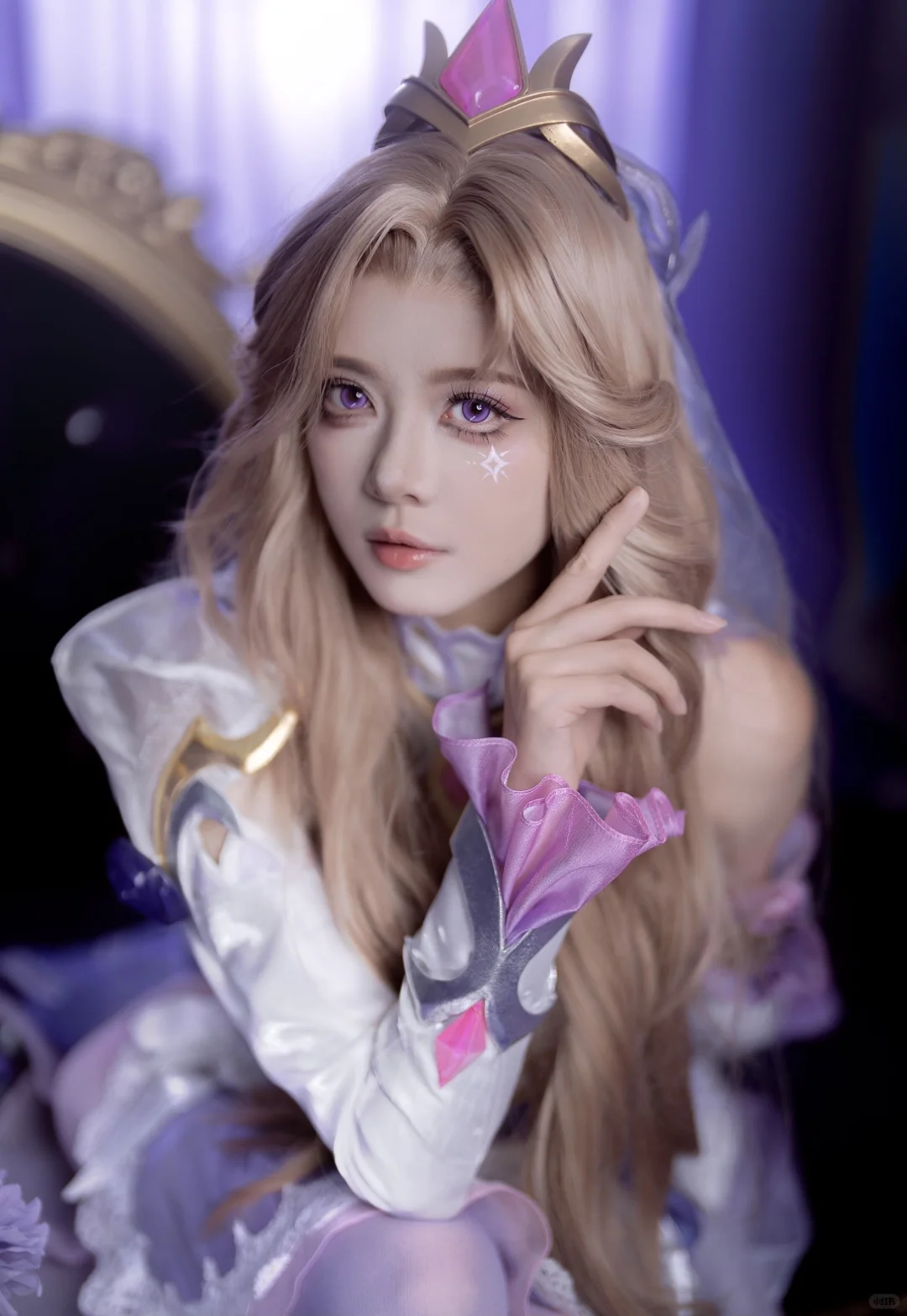 《LOL》主持人骆歆水晶玫瑰女警COS美照