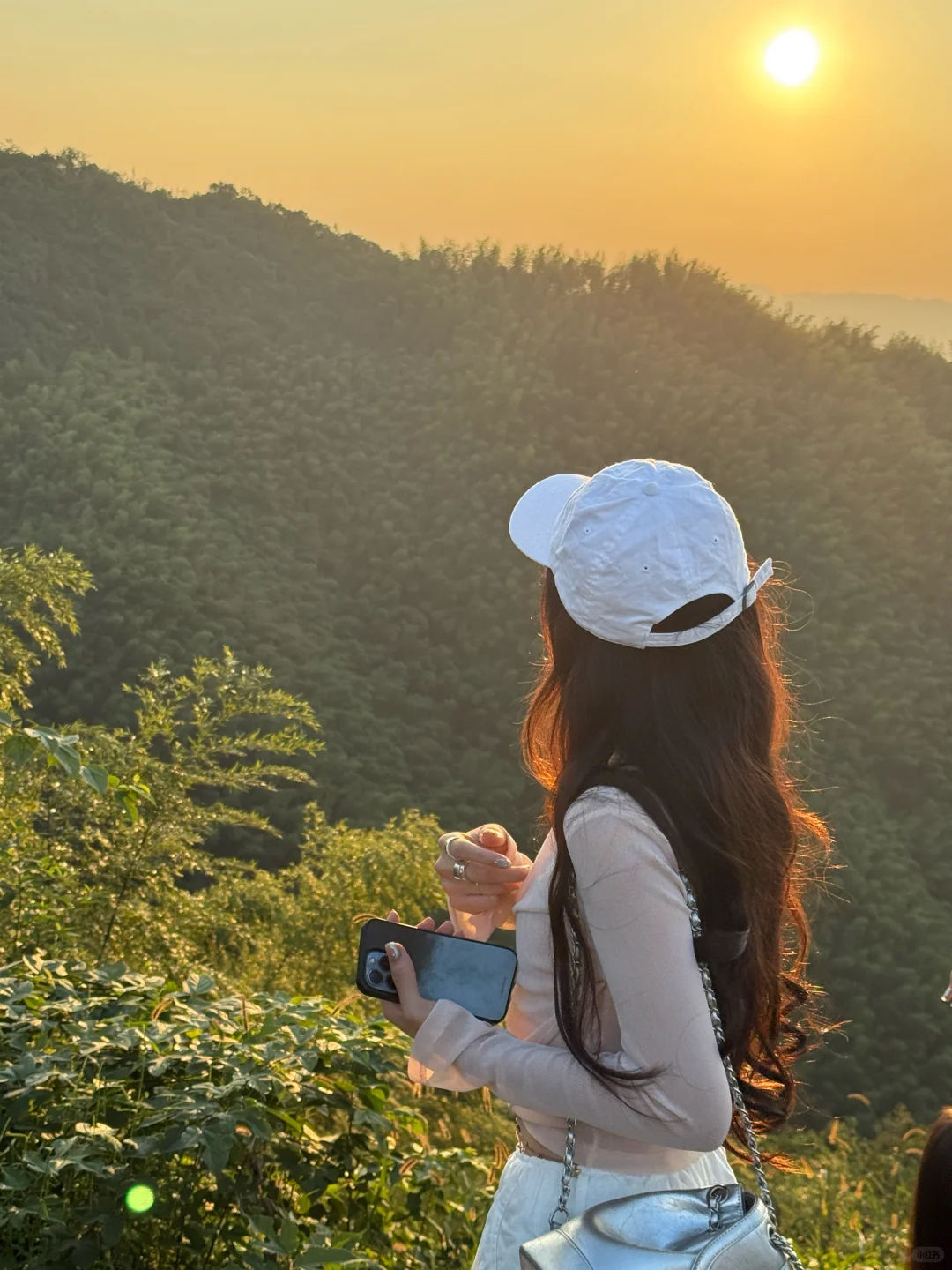 来山顶看一场橘子味的日落