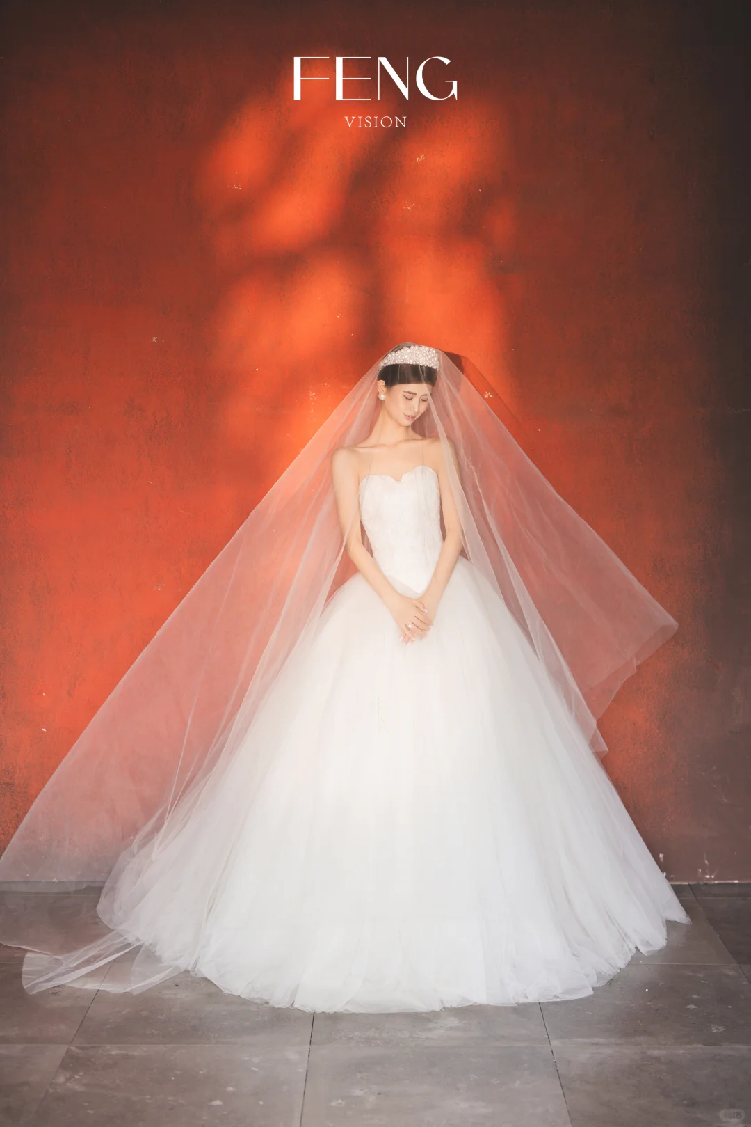 FENGVISION客片｜暗红光影💐美背与花