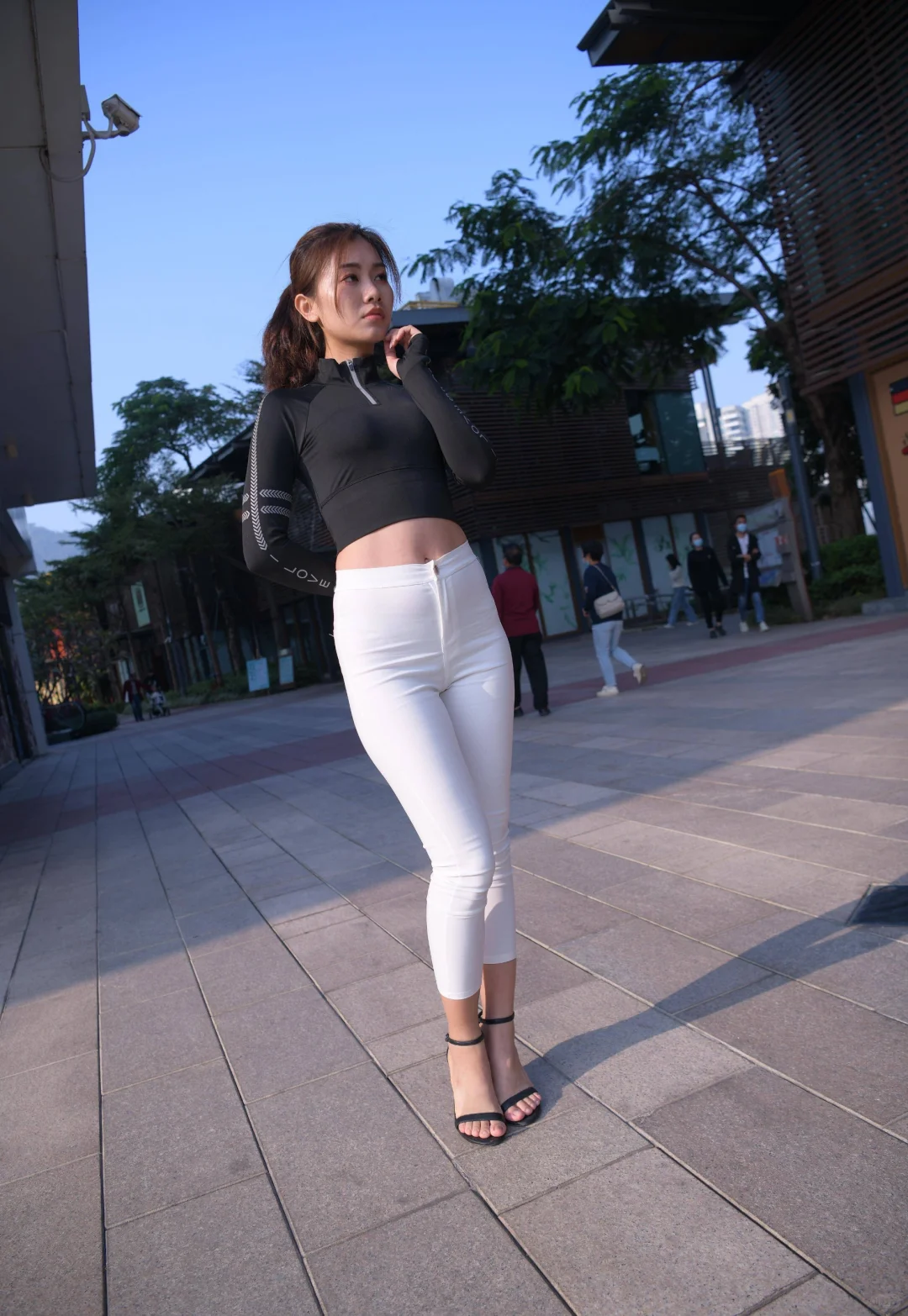 性感身材靓丽的美女让人心动！