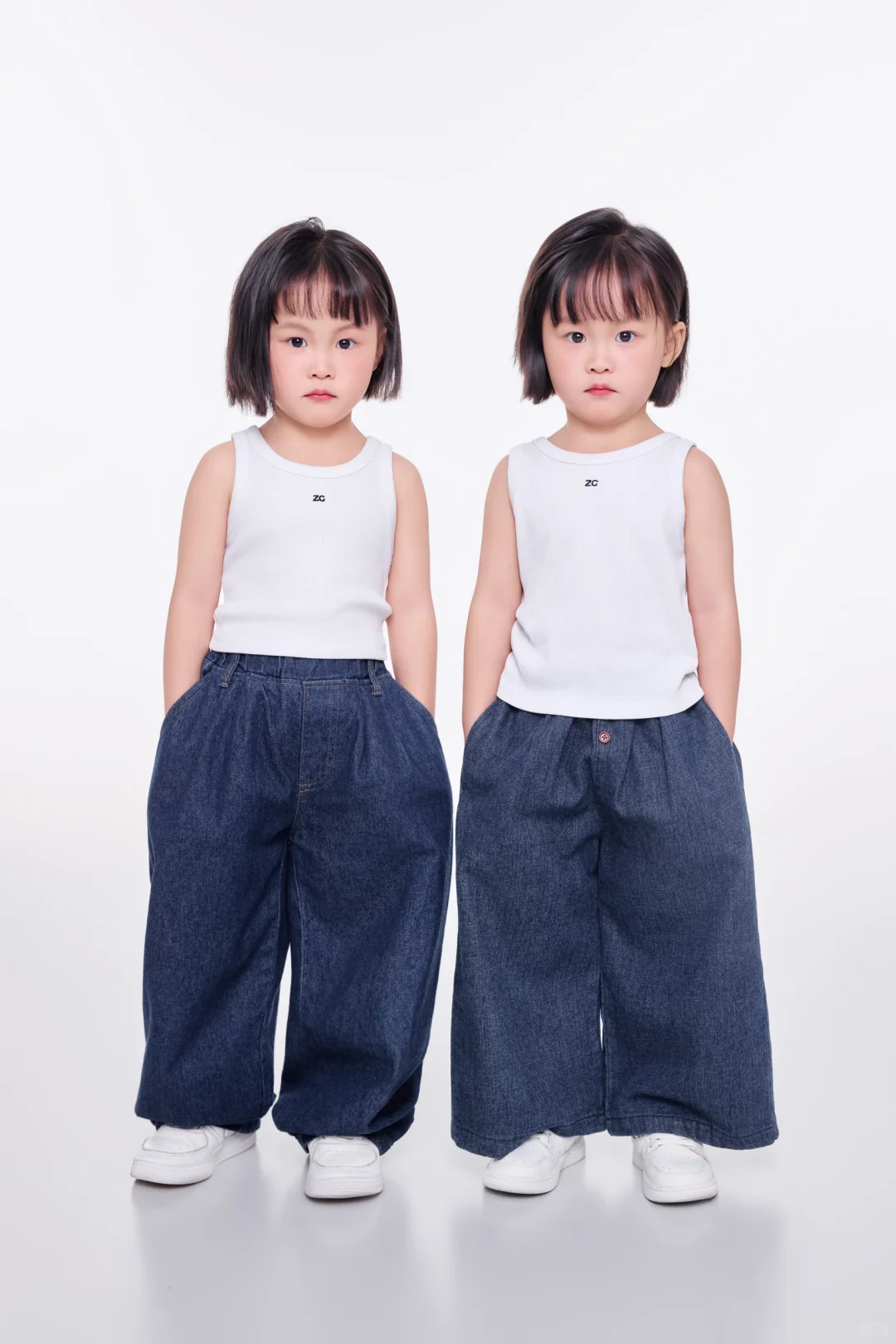 模卡新鲜出炉 姐妹俩怎么不笑呢好严肃😆😆