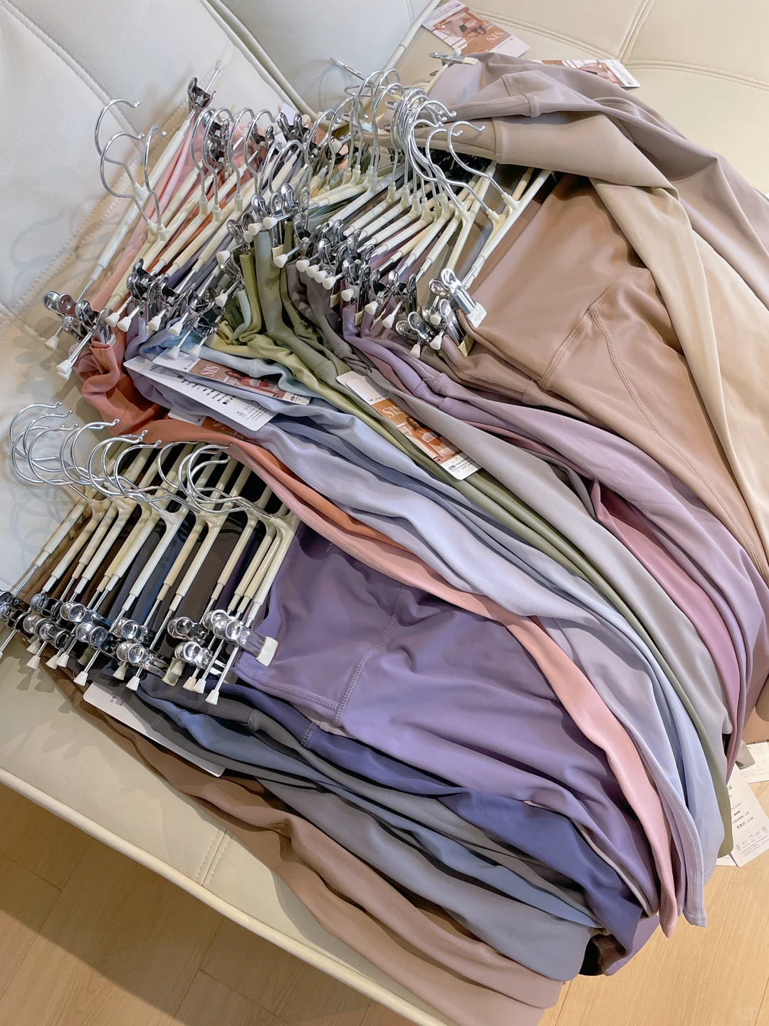 临沂瑜伽服实体店，百款瑜伽裤！！