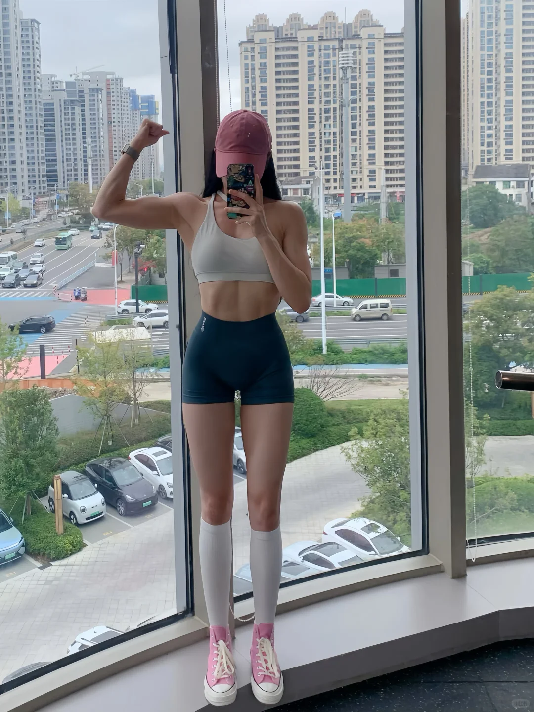 努力练的肌肉线条我好爱！！