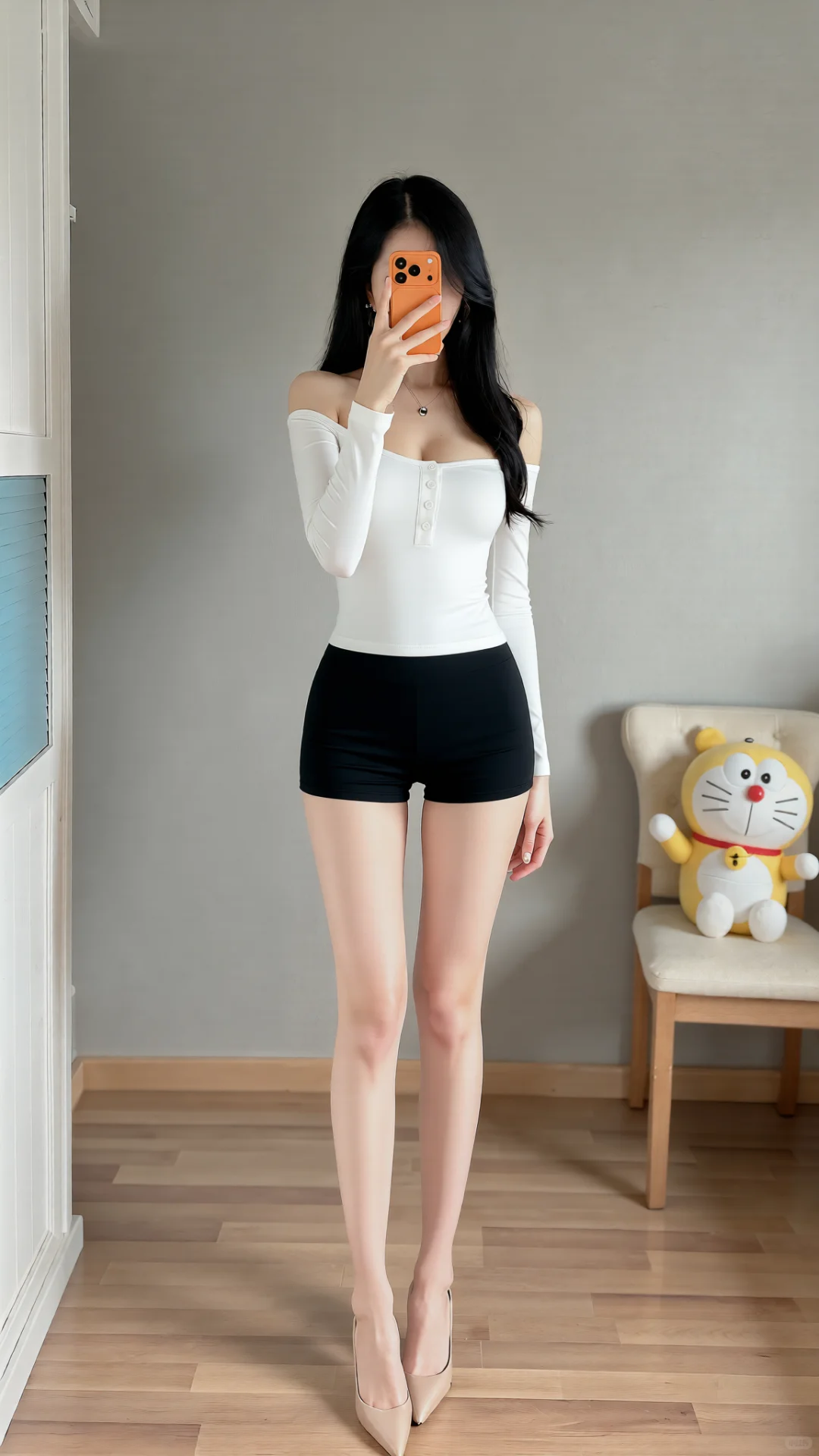 性感辣妹穿搭｜白色上衣➕黑色短裤