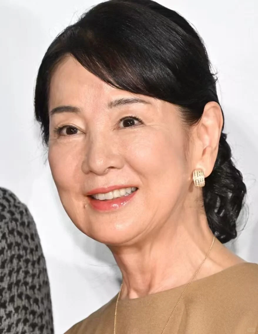 今年80岁的吉永小百合 ，前些天电影宣传