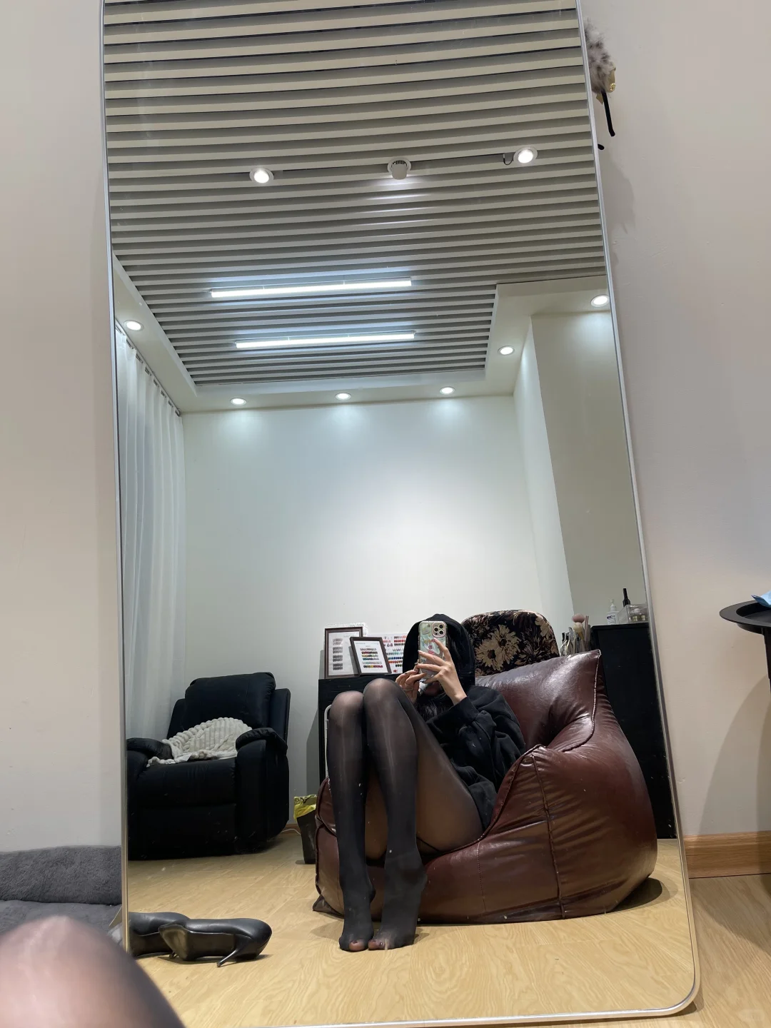 173/55、黑色丝袜、高跟鞋、好爱自己的身材