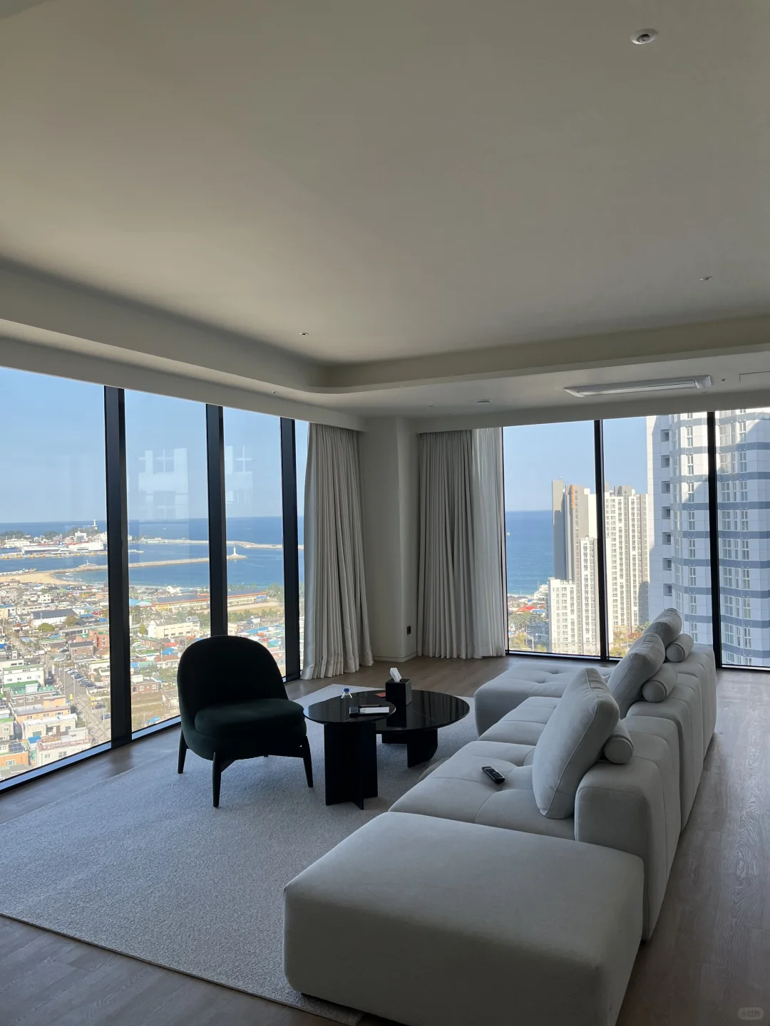 🇰🇷束草碎片｜悦榕庄夜景泳池˶ ᗜ  ᴗ  ᗜ ˶