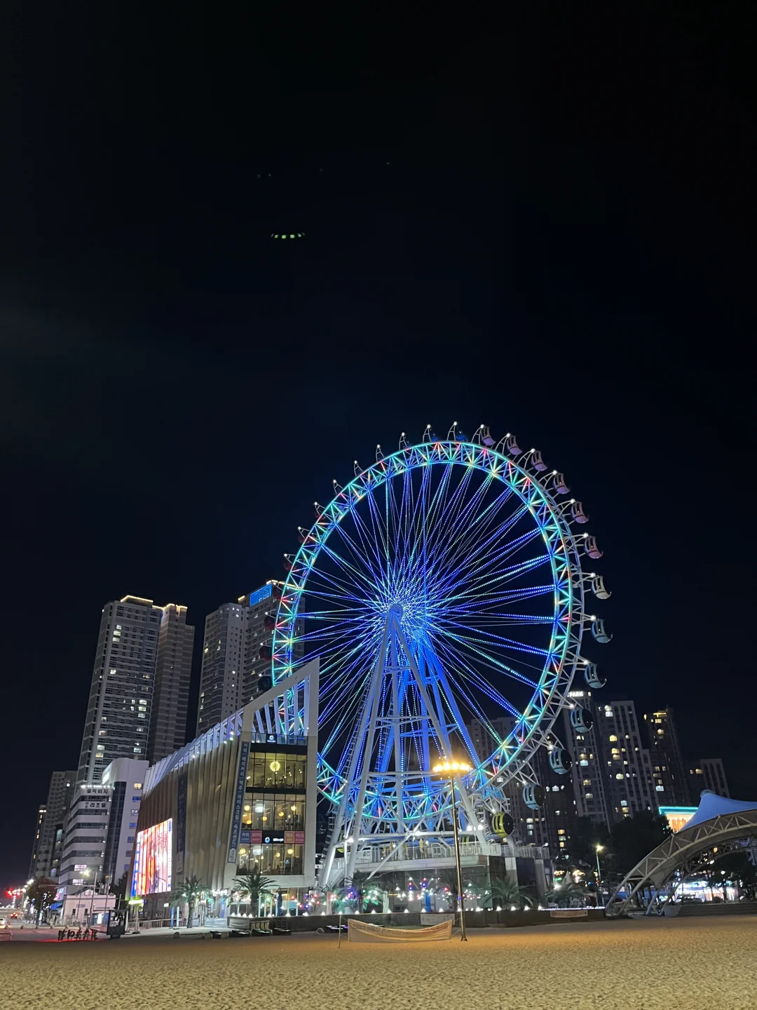 🇰🇷束草碎片｜悦榕庄夜景泳池˶ ᗜ  ᴗ  ᗜ ˶