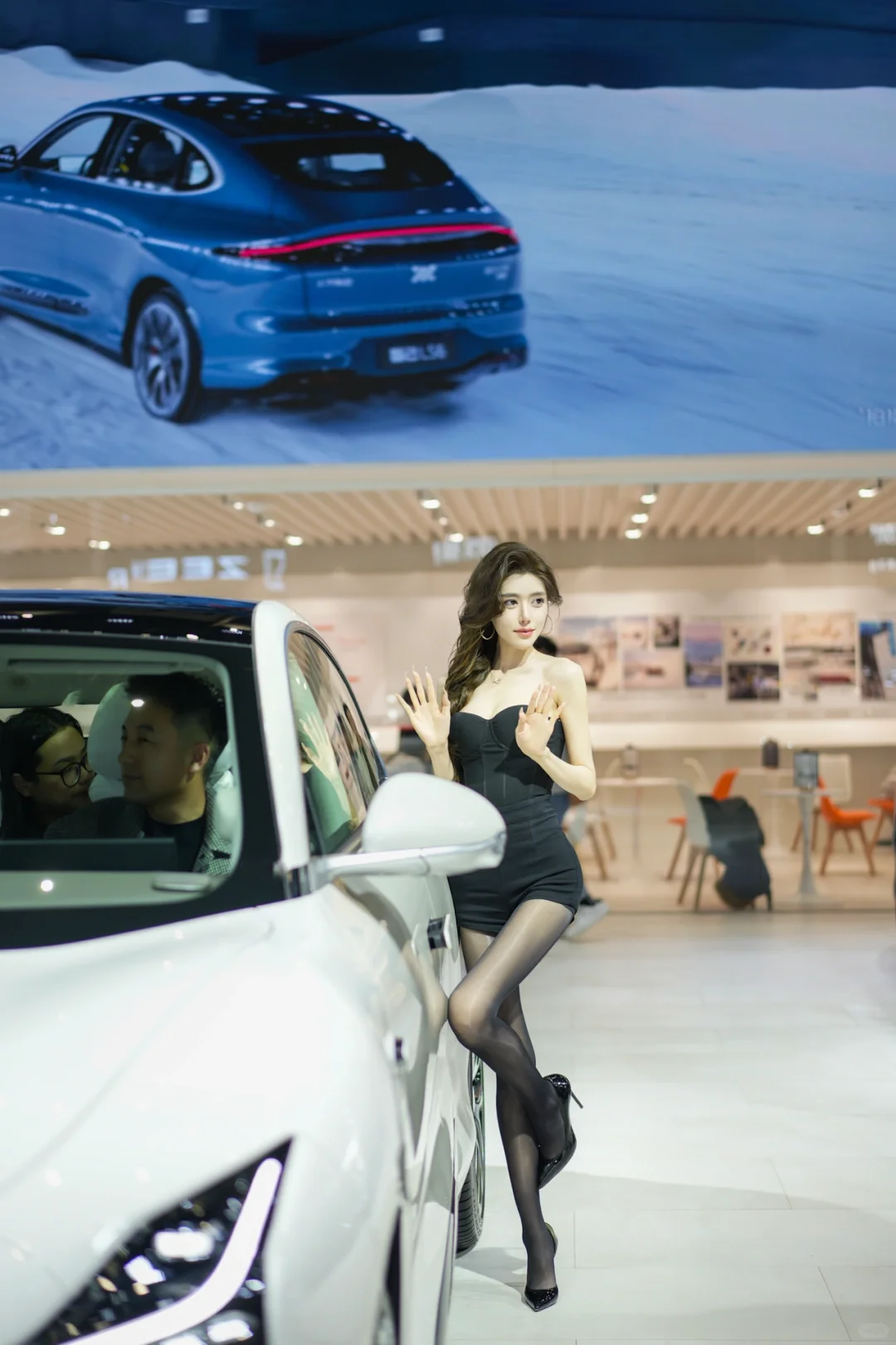 郑州车展 性感妩媚 闪电喵喵