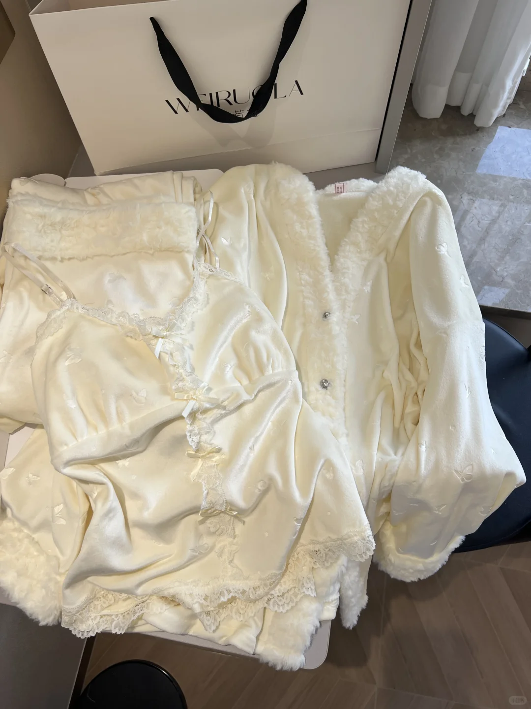 纯欲感好足的美女感睡衣✨