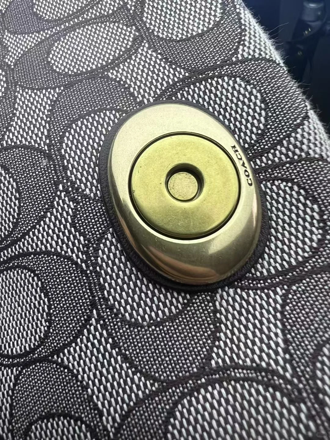 coach复古金五金修复过平台