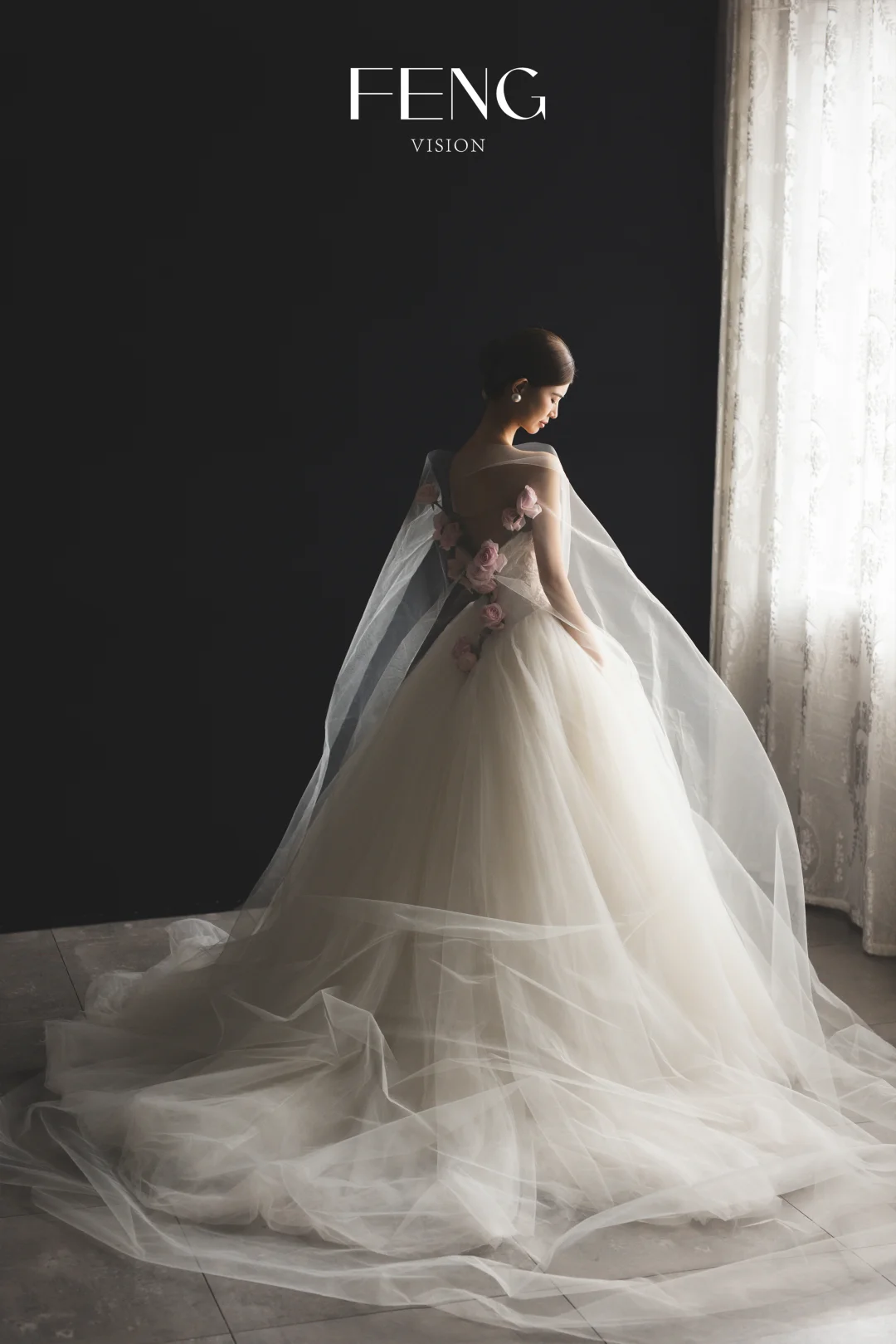 FENGVISION客片｜暗红光影💐美背与花