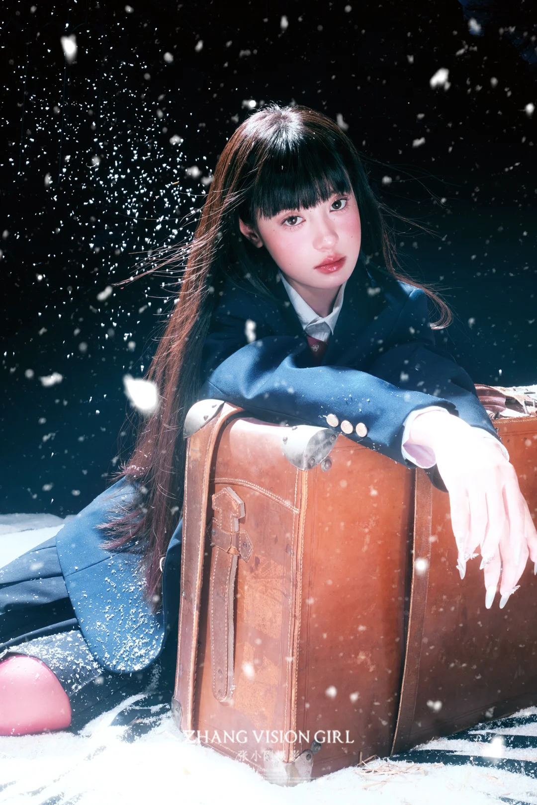 当雪花邂逅了夜❄️韩系少女雪景写真