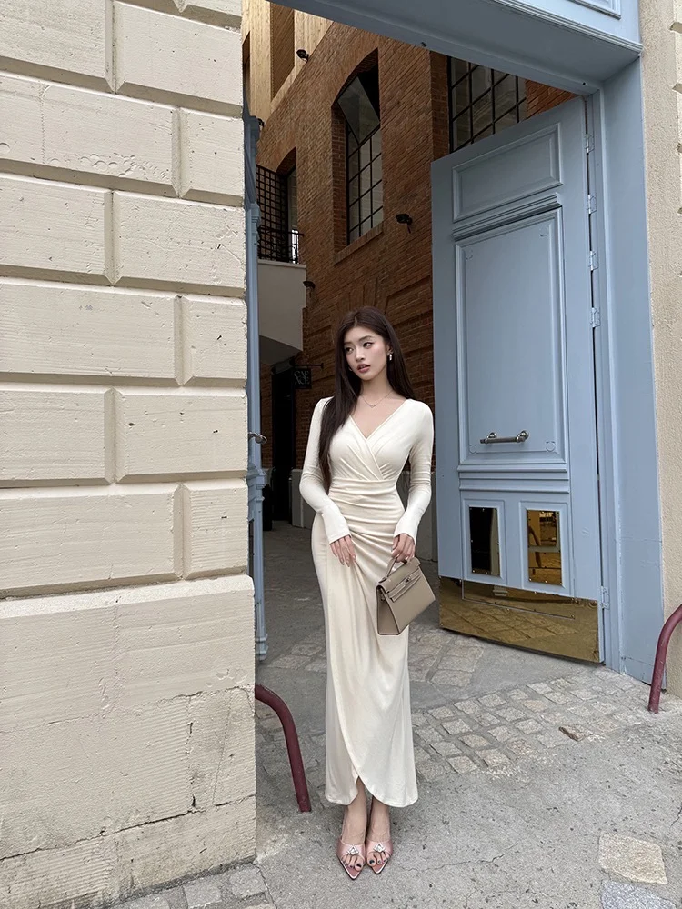 👗秋日甜美风穿搭指南！优雅与性感并存💃