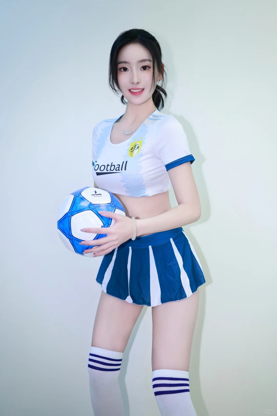 ins 气质足球宝贝