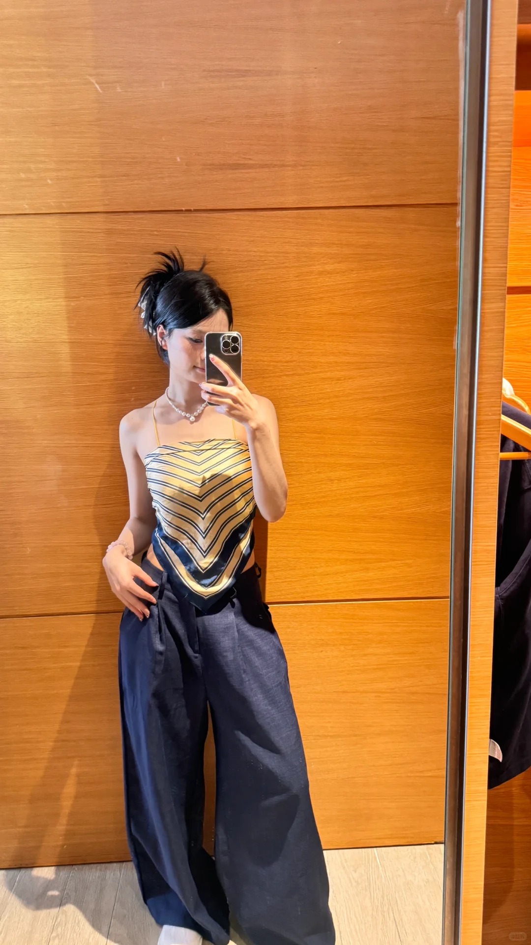 只带了一条裙子去海边的我