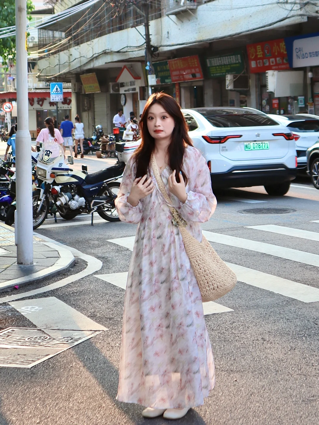 朋友说，你不用减肥啦，丰腴的美也耐看呀！🤣