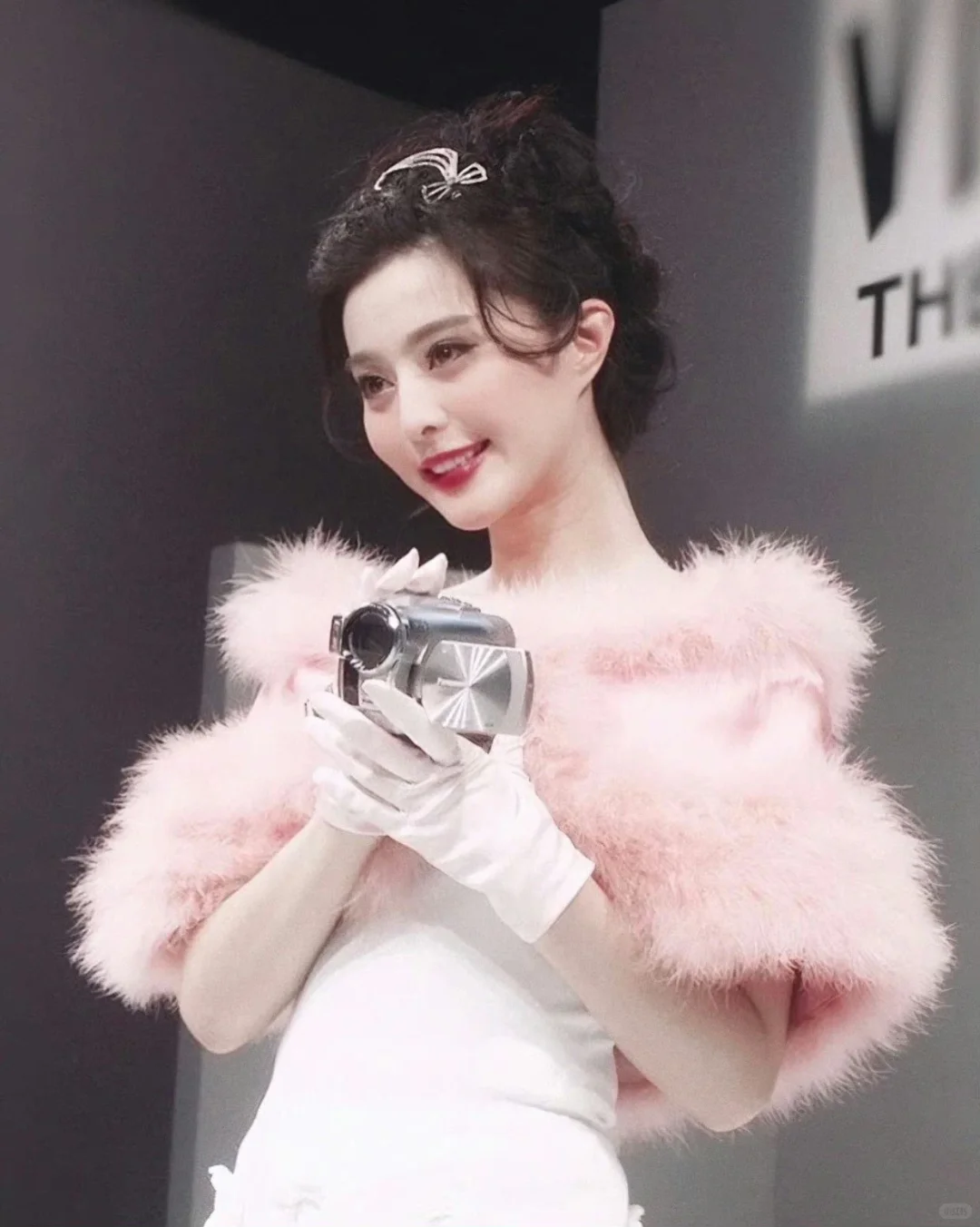 娇憨，明艳，范冰冰少见的白兔美女时期。