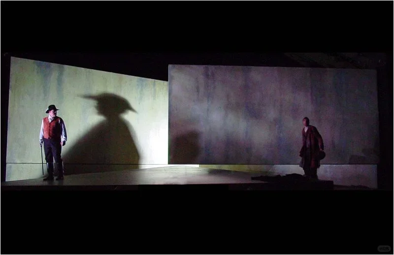 舞台多功能布景｜具象与意象的场景切换