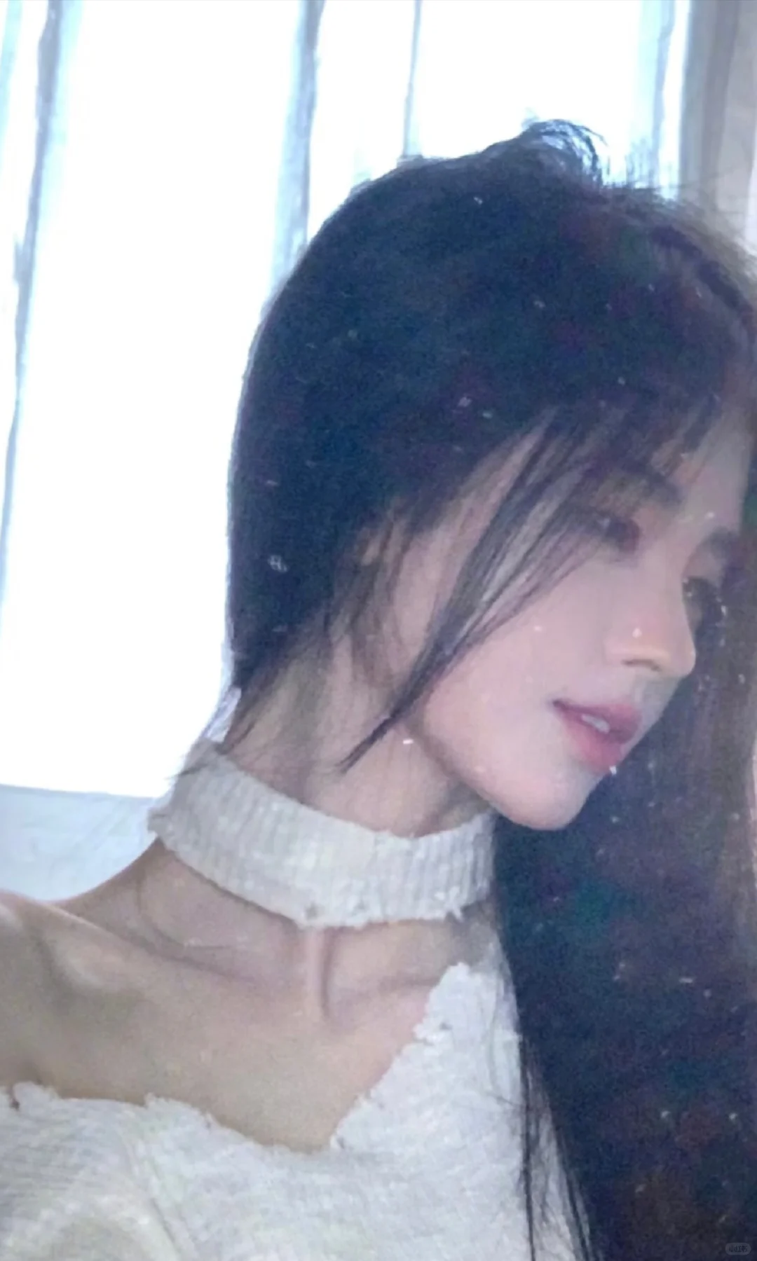 爱上了她的眼睛和她眼波荡漾时的神态