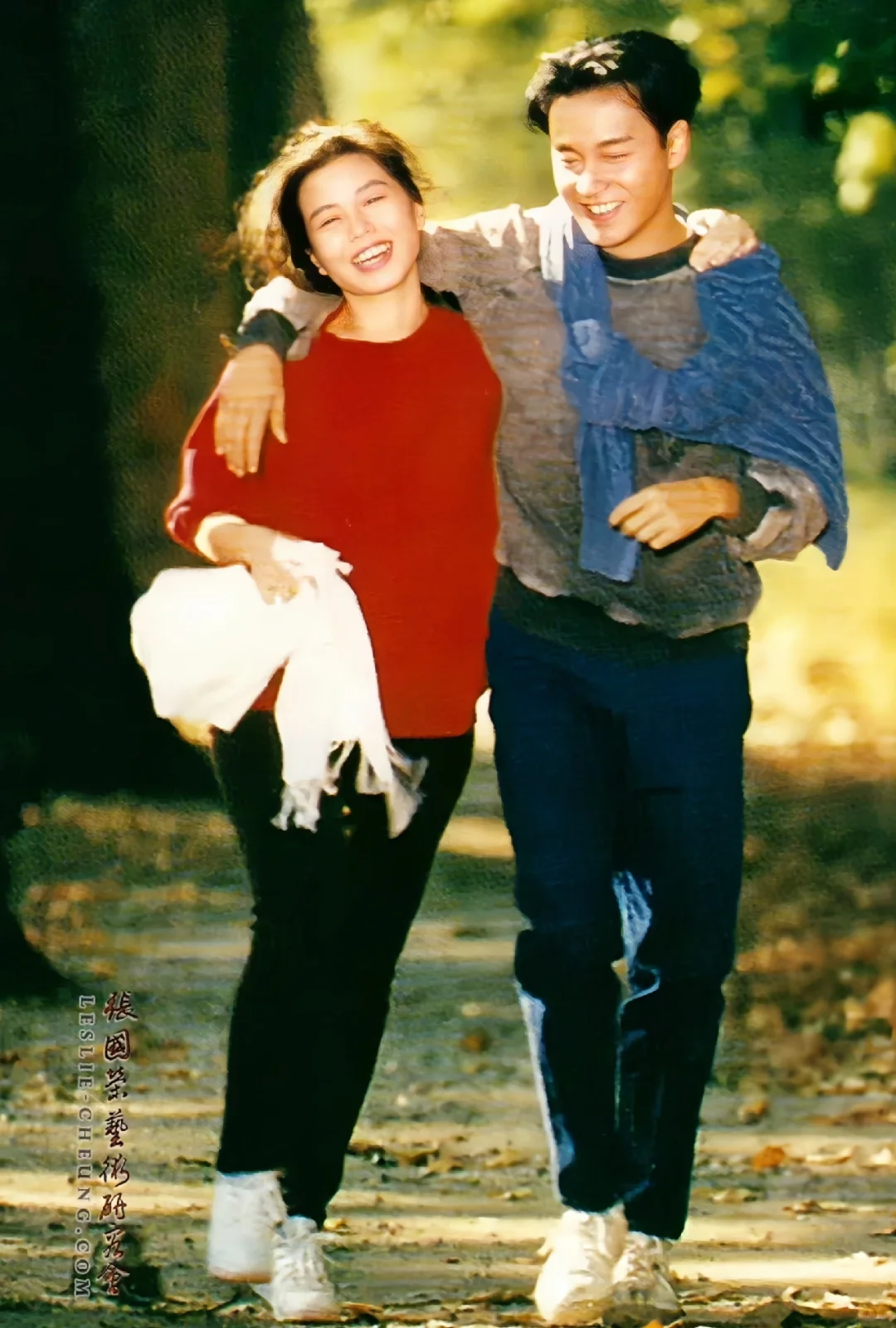 浑然天成的明媚性感，红姑钟楚红！