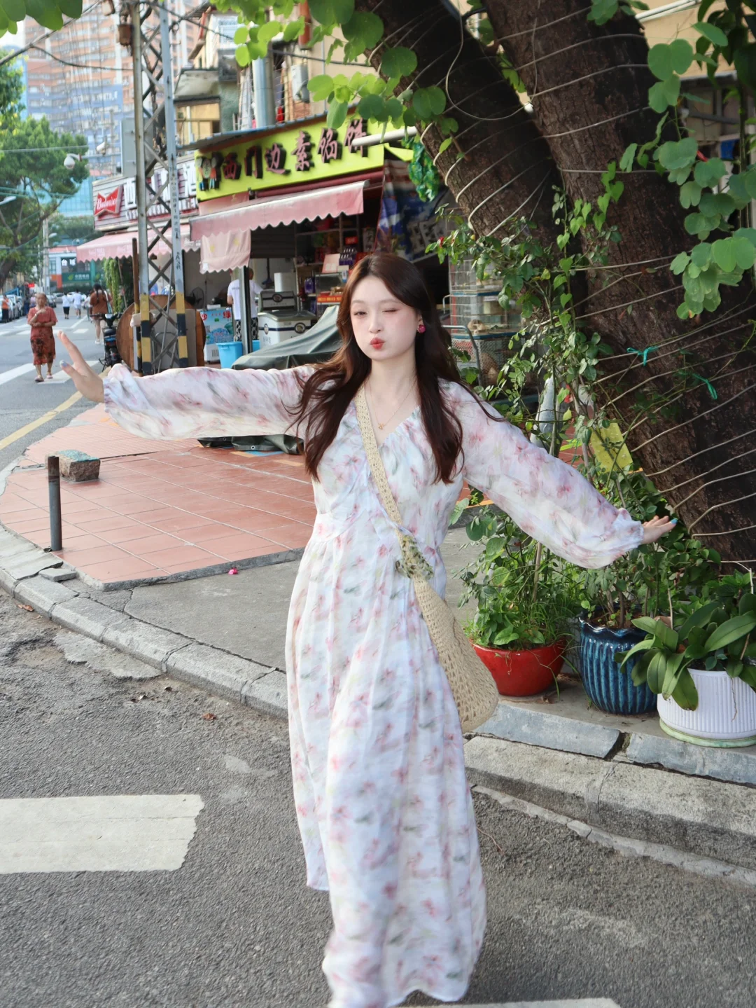 朋友说，你不用减肥啦，丰腴的美也耐看呀！🤣