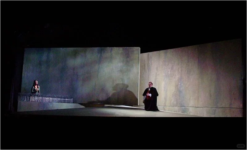 舞台多功能布景｜具象与意象的场景切换