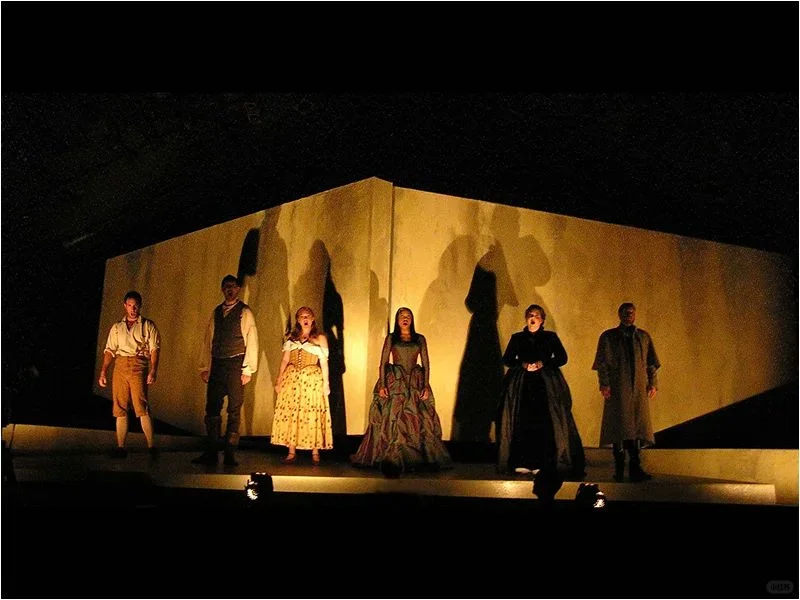 舞台多功能布景｜具象与意象的场景切换