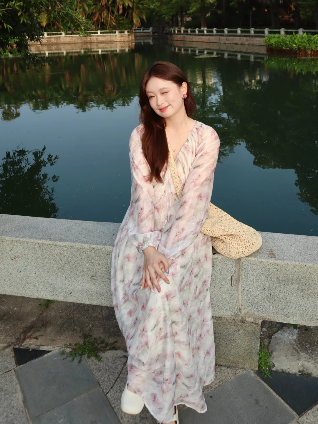 朋友说，你不用减肥啦，丰腴的美也耐看呀！🤣