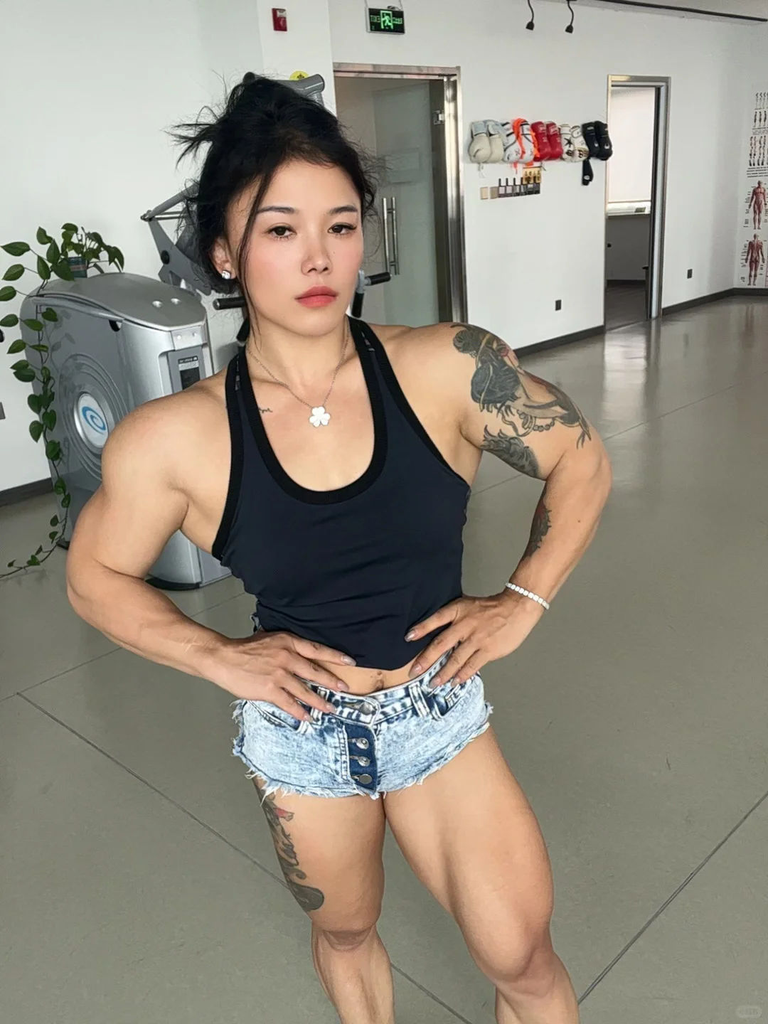 比起白又瘦我更喜欢肌肉美