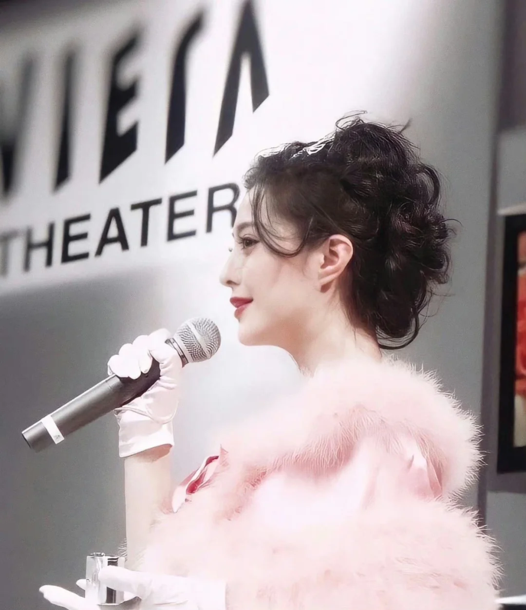 娇憨，明艳，范冰冰少见的白兔美女时期。