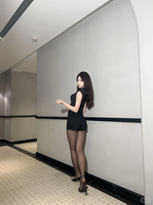 想看我低头那你跪下来啊