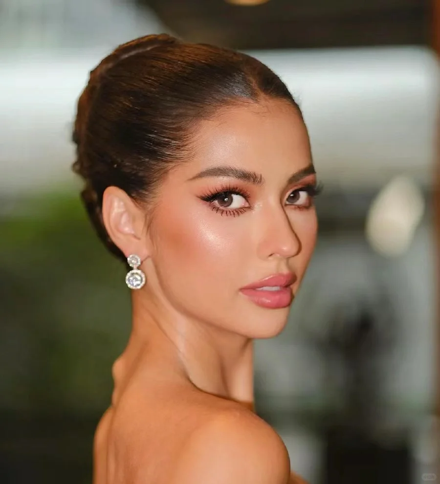 顶级的浓颜系美女