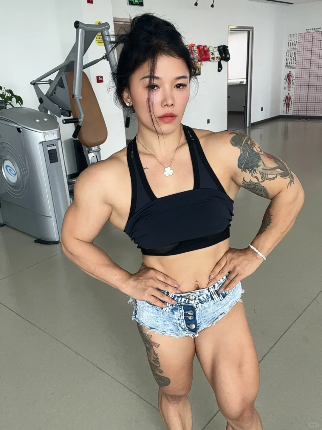 比起白又瘦我更喜欢肌肉美