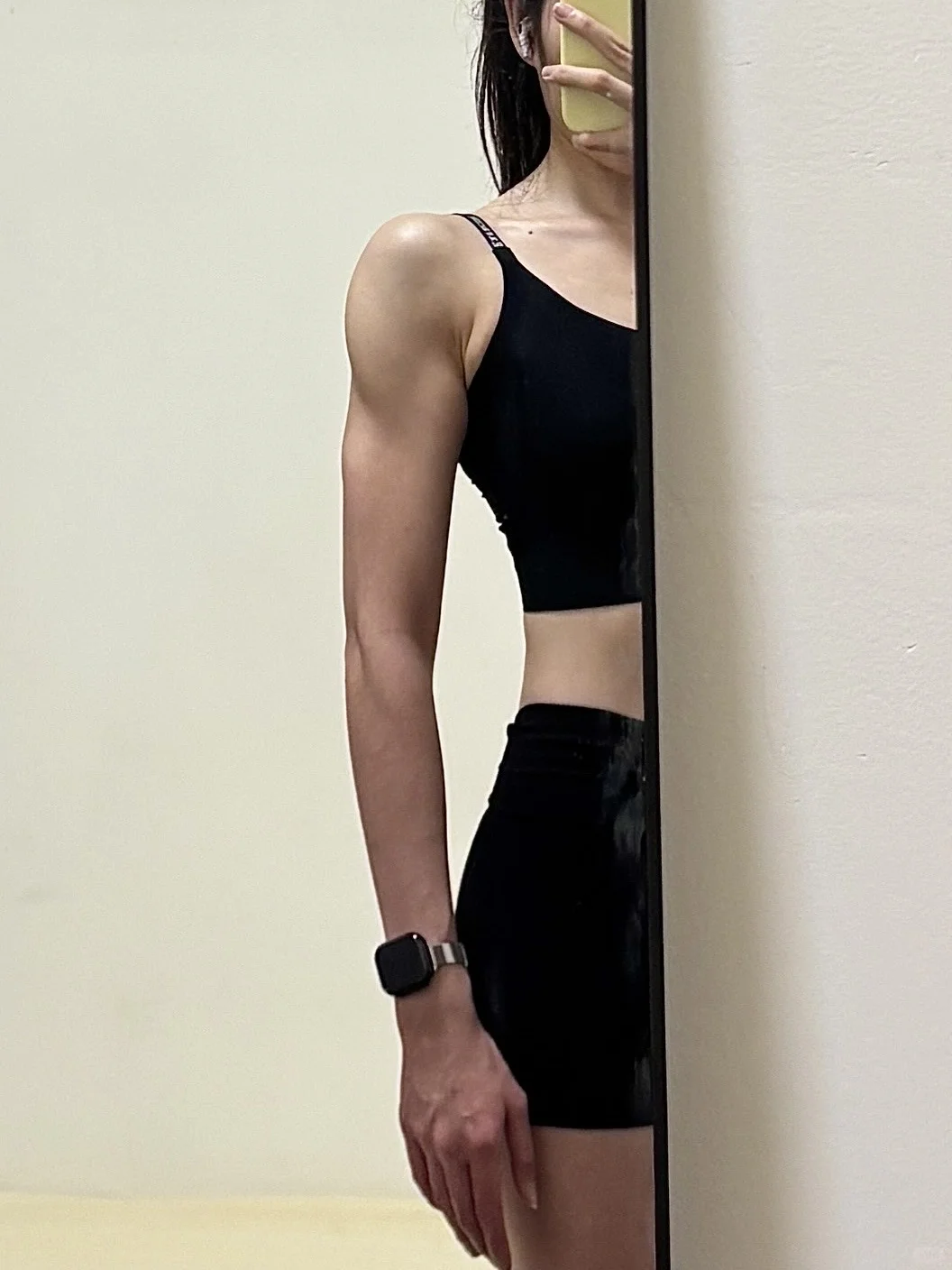 空腹抗炎+健身1年，超绝线条感是我应得的