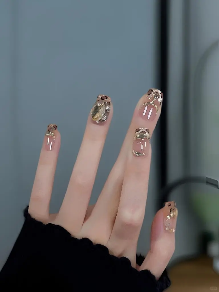 秋冬女神款裸色豹纹猫眼美甲