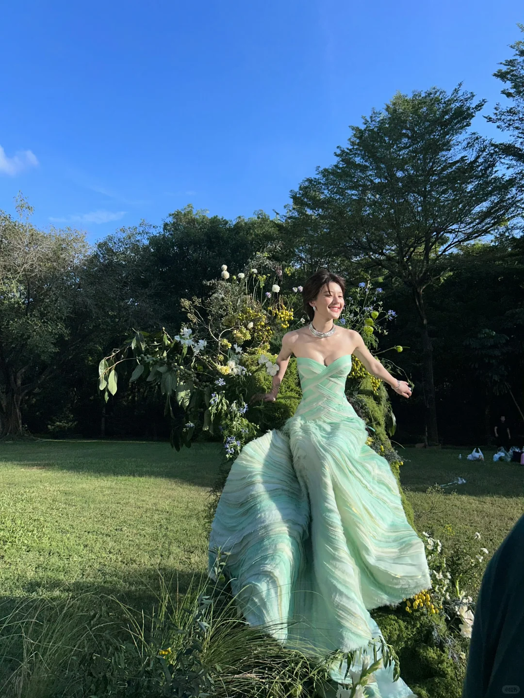 赵露思长裙live图，太养眼了