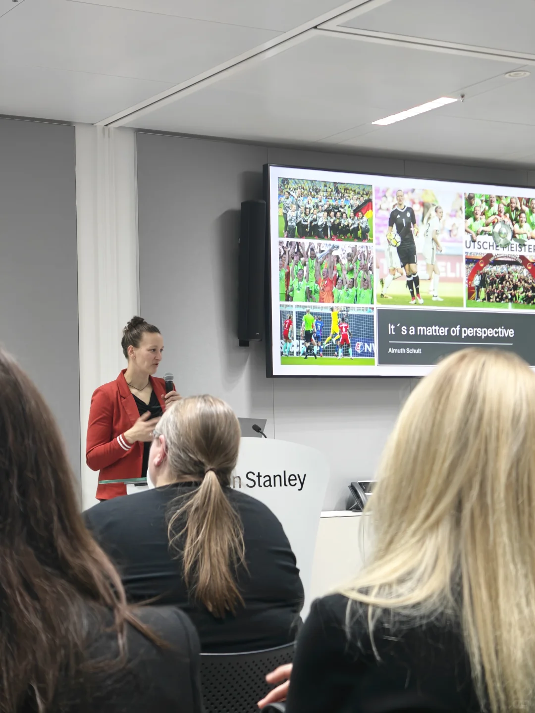 我看到了女作曲家、女足球运动员、女画家