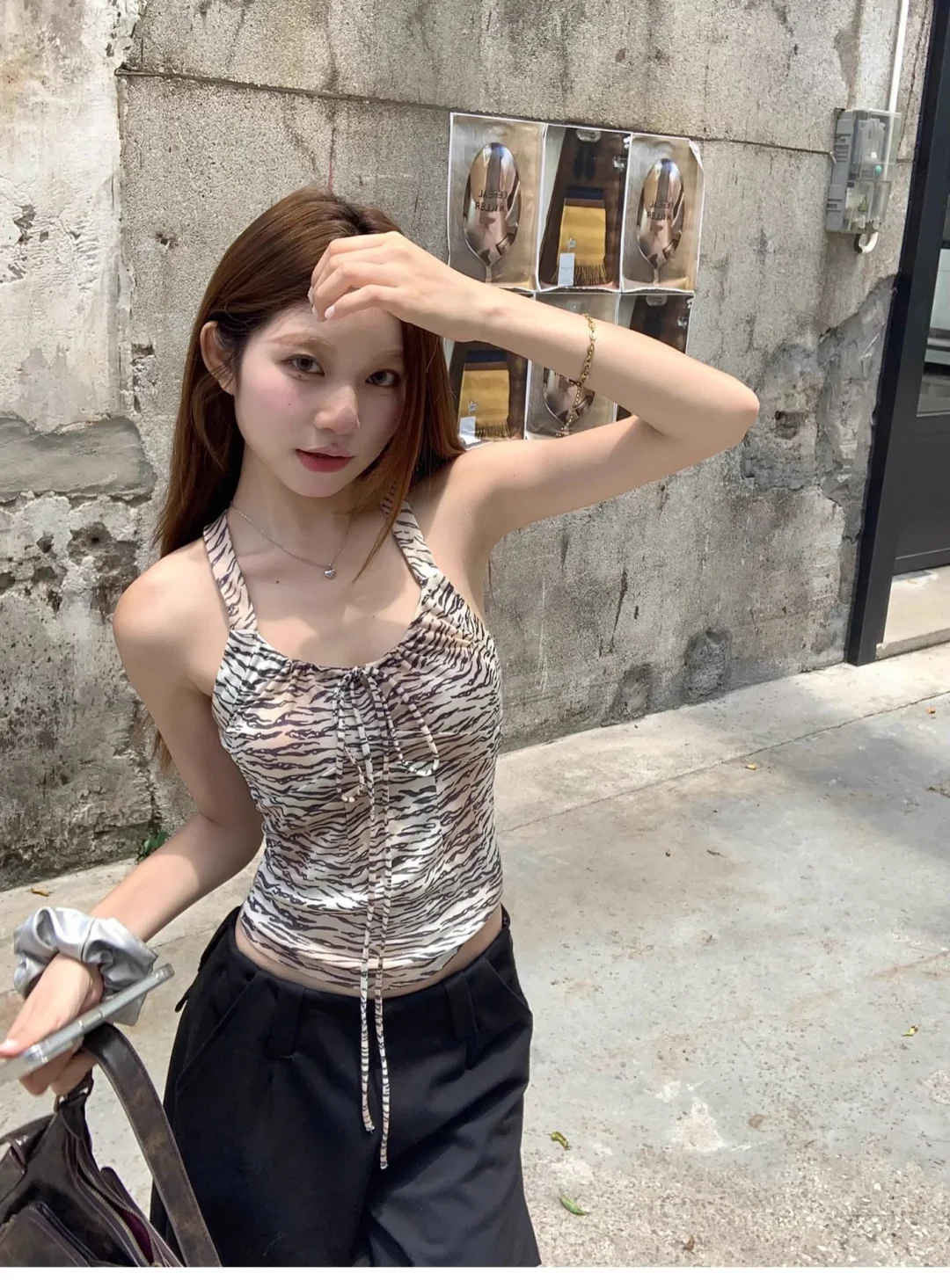 无敌的豹纹吊带背心🎽