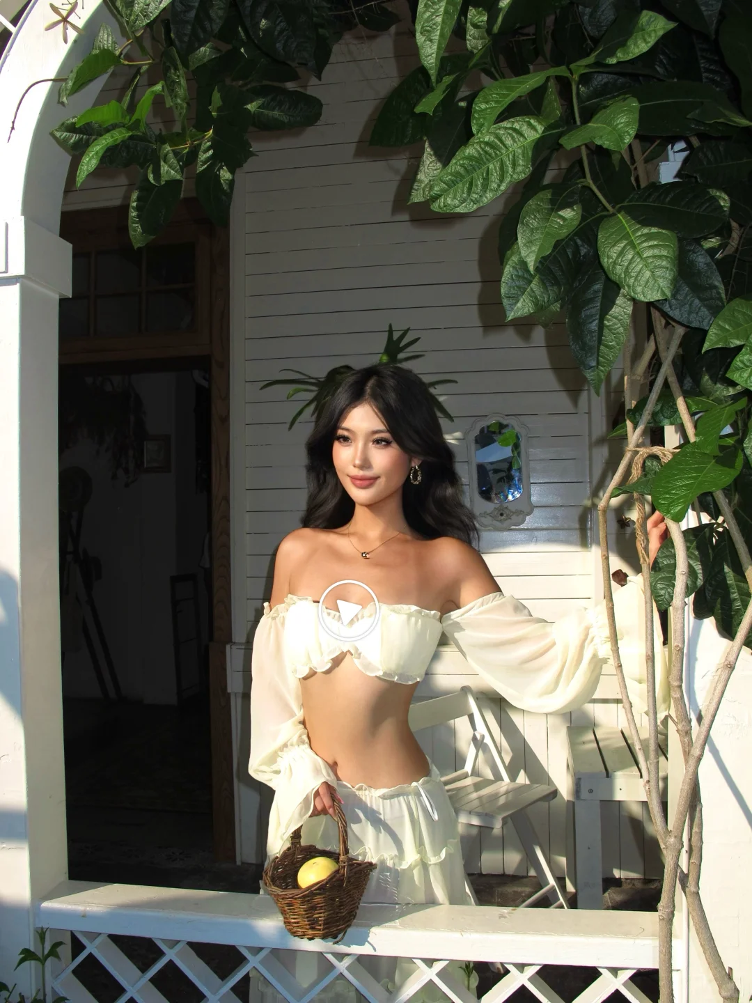 𝜗𝜚·˖⁺₊ ⸝⸝⸝⸝ Under the sunlight🍋