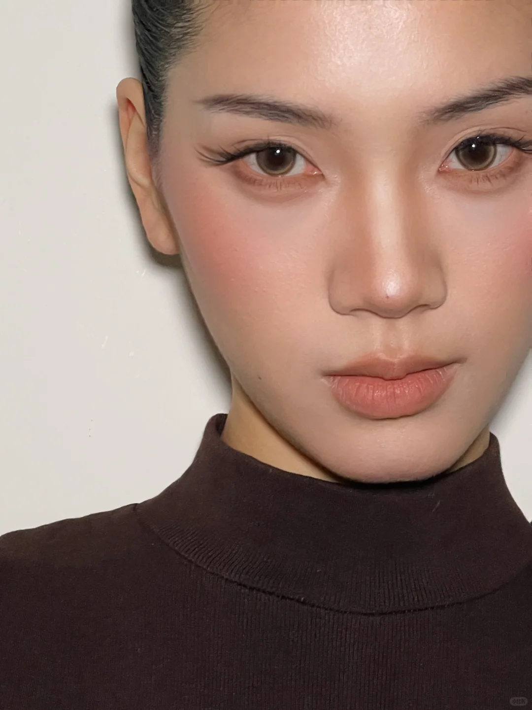 用最淡的妆化高级的脸