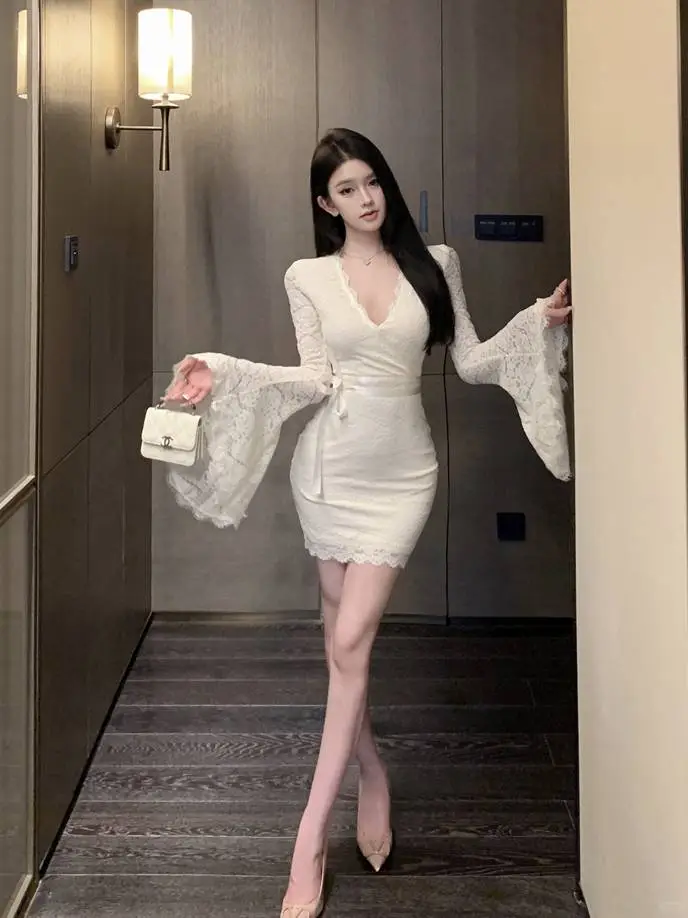 温柔女人香法式浪漫显瘦气质连衣裙，秋冬氛围感拉满！